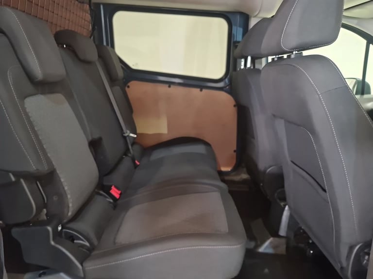 FORD TRANSIT CONNECT 1.5 240 ECOBLUE TREND AUTO L2 120 BHP COMBI VAN