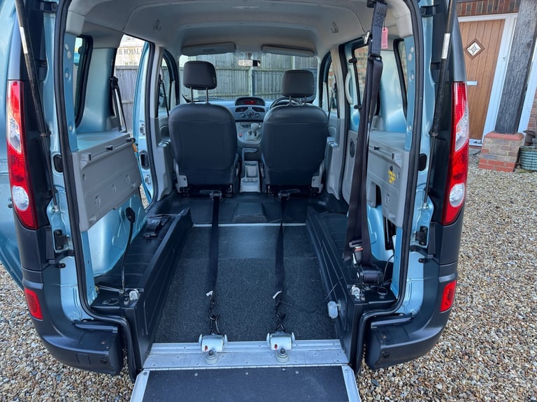 2011 Renault Kangoo 1.6 Extreme 5dr Auto MPV Petrol Automatic