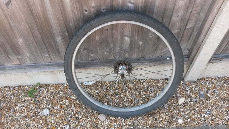 Rear 26inch wheel with 7speed cassette with inner tube and tyre