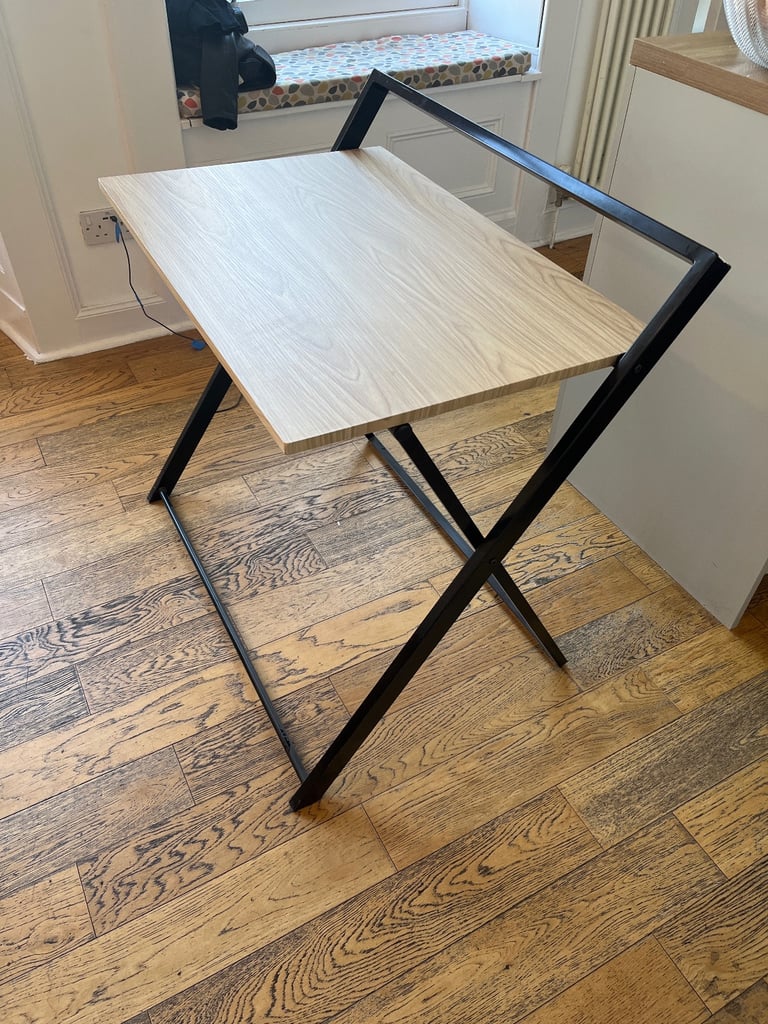 Portable folding desk