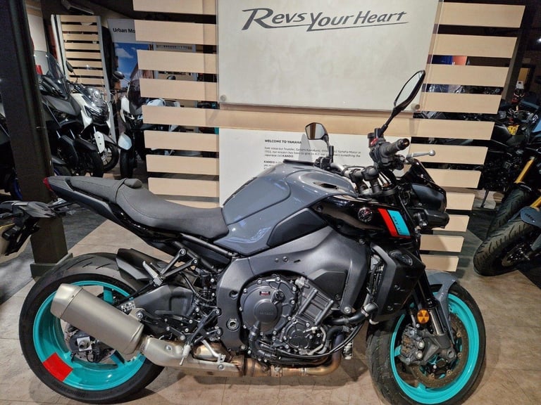 image for YAMAHA MT-10 IN CYAN STORM