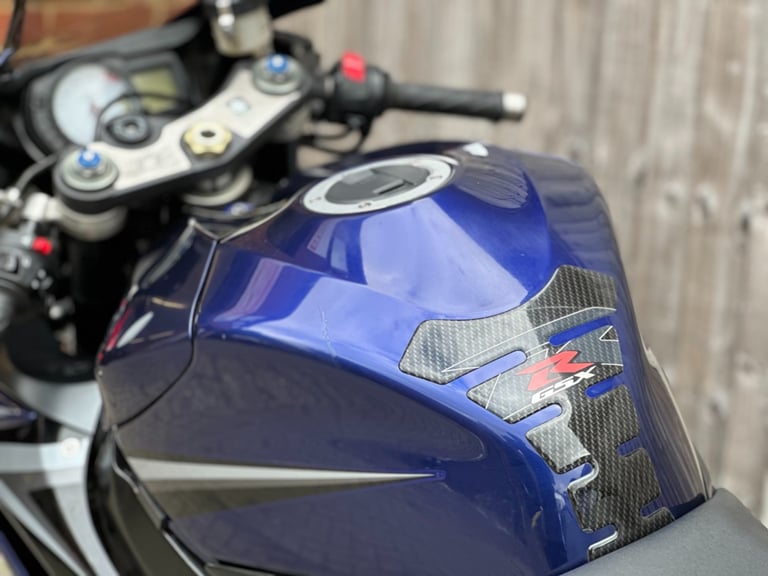SUZUKI GSXR 750 K7 ISLE OF MAN 2007 (07) SUPER SPORT NUMBER 096 OF 200 MADE