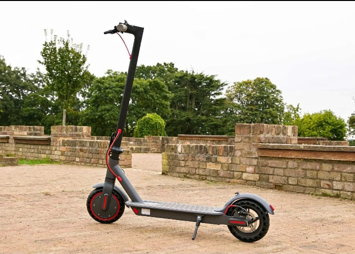 D8 Pro electric scooter available in stock in Dunstable, Bedfordshire