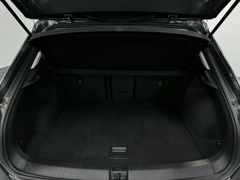 2018 Volkswagen T-Roc SE 1.6 TDI SE ( 115 bhp ) HATCHBACK Diesel Manual