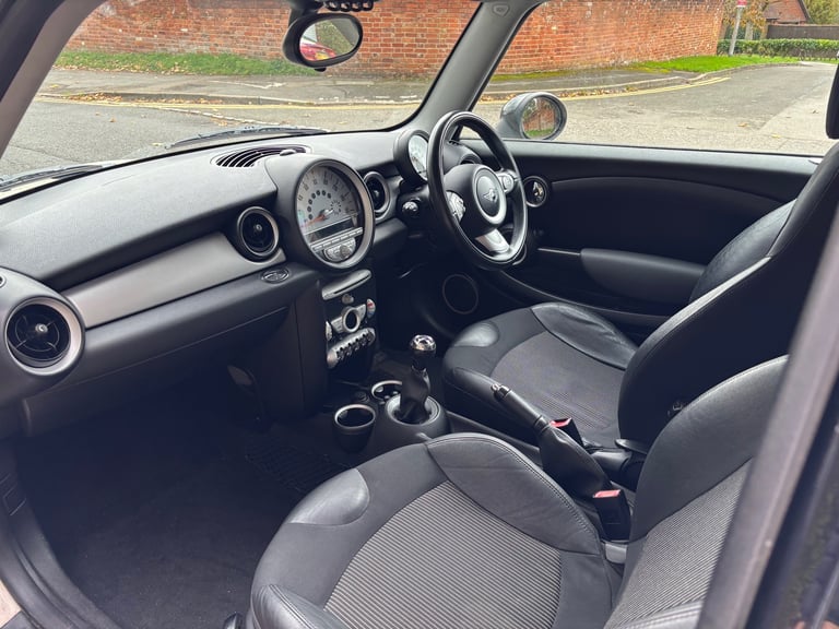 Mini Cooper, Hatchback, 2010, Manual, 1598 (cc), 3 doors