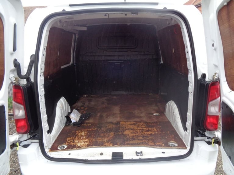 2019 69 VAUXHALL COMBO 1.6 TURBO D 2300 SPORTIVE PANEL VAN 4DR DIESEL NO VAT 