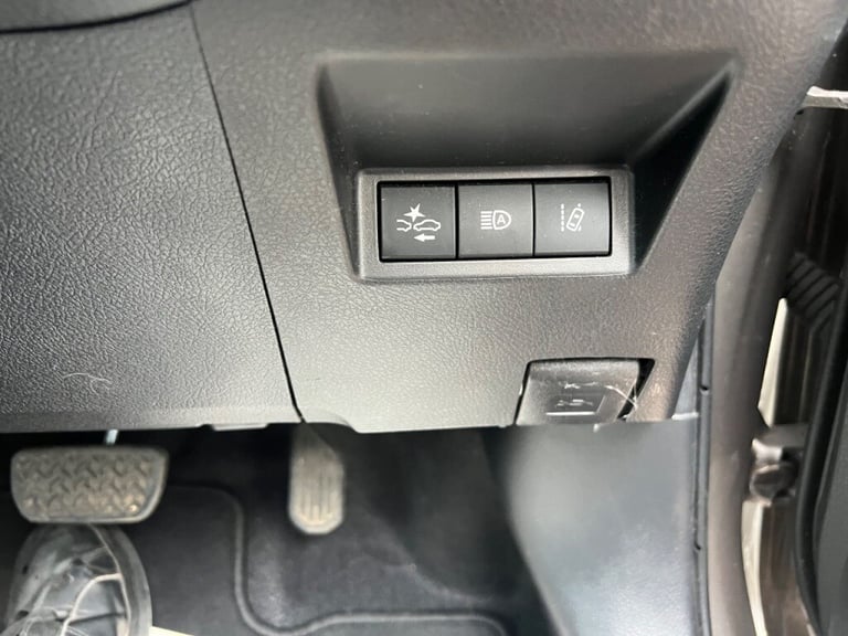  Toyota Yaris 1.5 Hybrid Icon 5dr CVT - FTSH - REAR CAMERA -  AIR CON Petrol/Ele