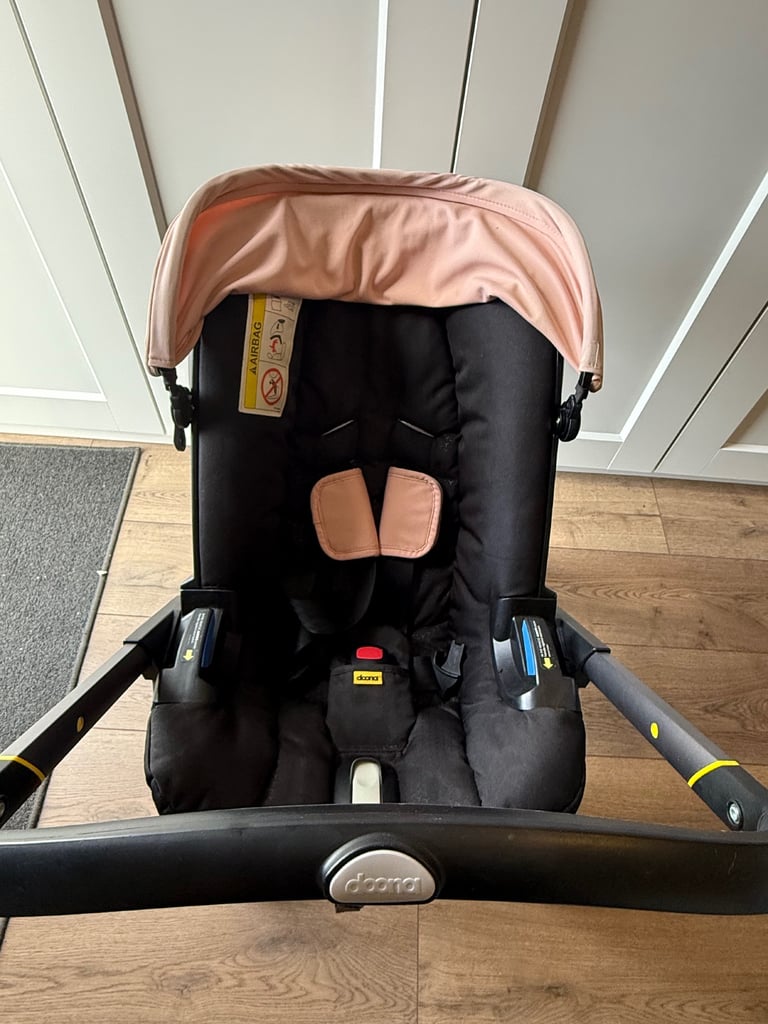 image for Doona car seat and isofix base 