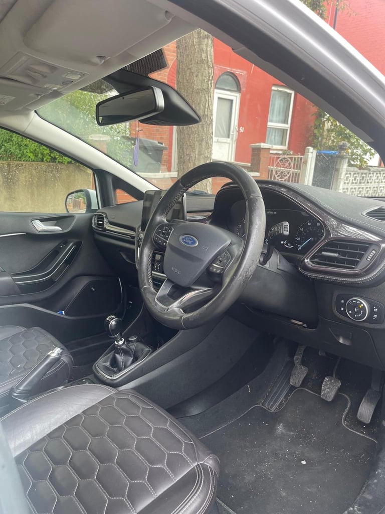 Ford, FIESTA VIGNALE, Hatchback, 2018, Damaged Salvage Repairable 2 owners,