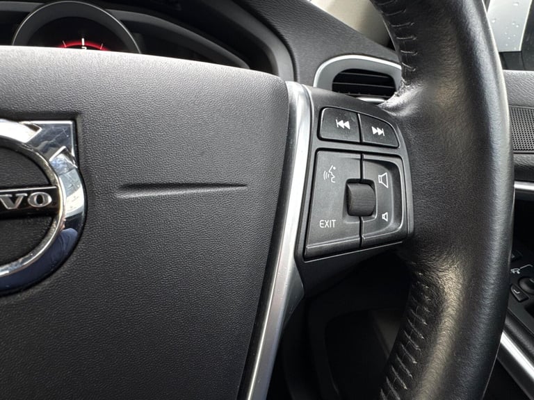 2016 Volvo V40 D3 [4 Cyl 150] Inscription 5dr Geartronic HATCHBACK DIESEL Automatic