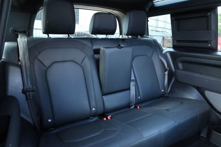 2022 LAND ROVER DEFENDER 3.0 D250 MHEV X-DYNAMIC SE SUV 3DR DIESEL AUTO 4WD 