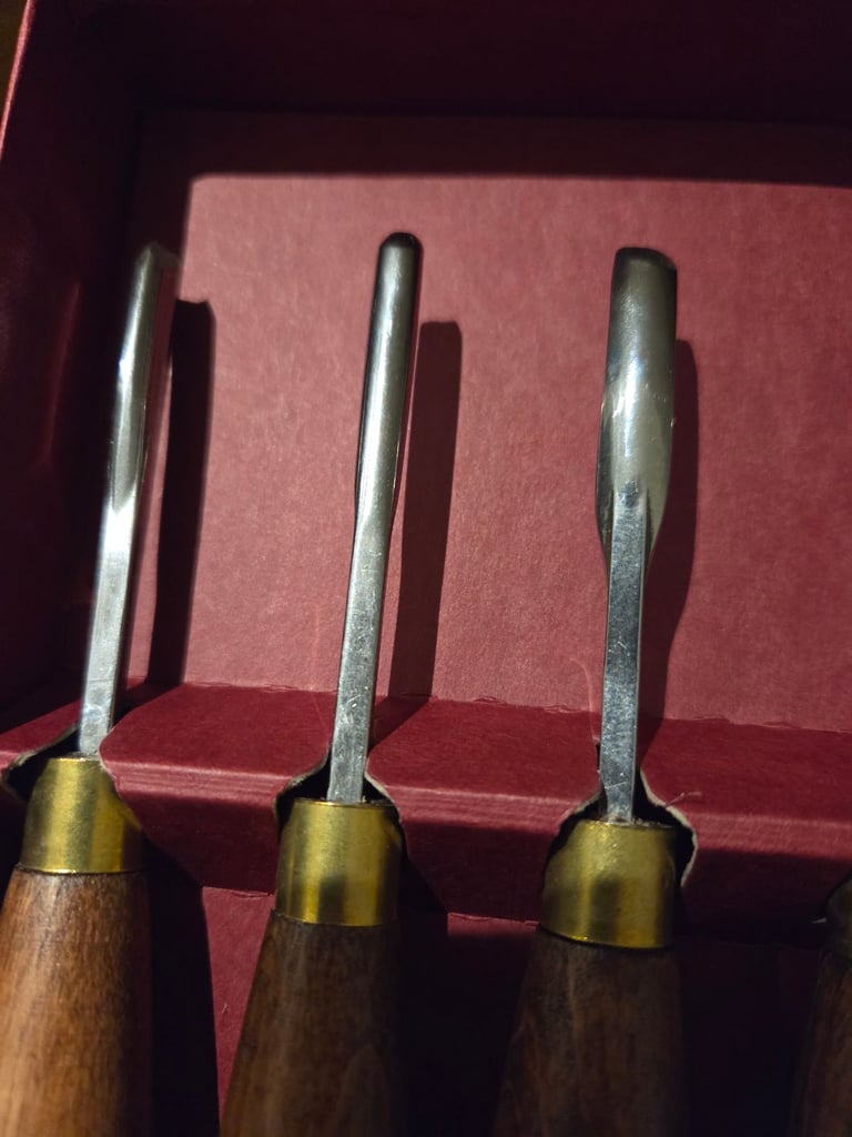 6 Crown woodcarving chisel set lathe Axminster wood turning