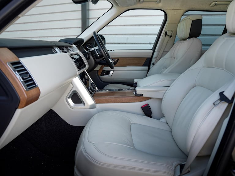  Land Rover Range Rover 5.0 P525 V8 Autobiography Auto 4WD Euro 6 (s/s) 5dr Petrol Automatic