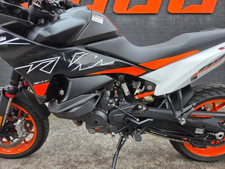 2023 KTM 890 SMT
