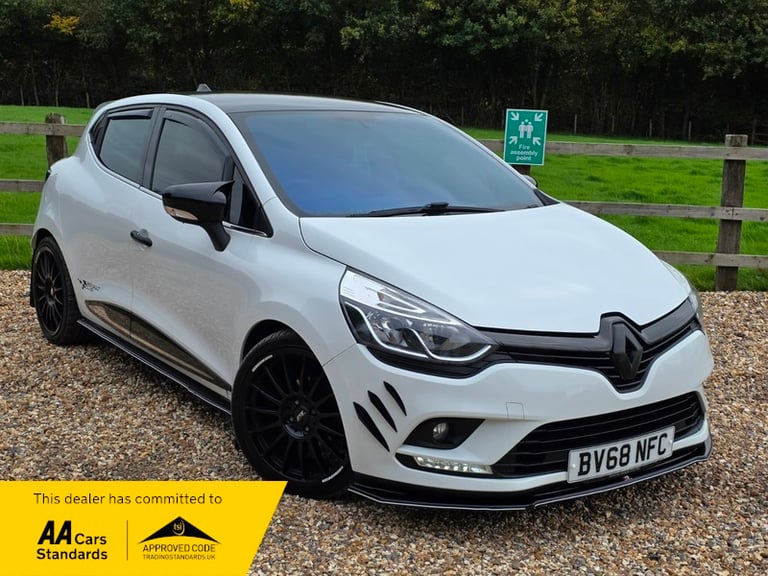 image for Renault Clio ICONIC DCI