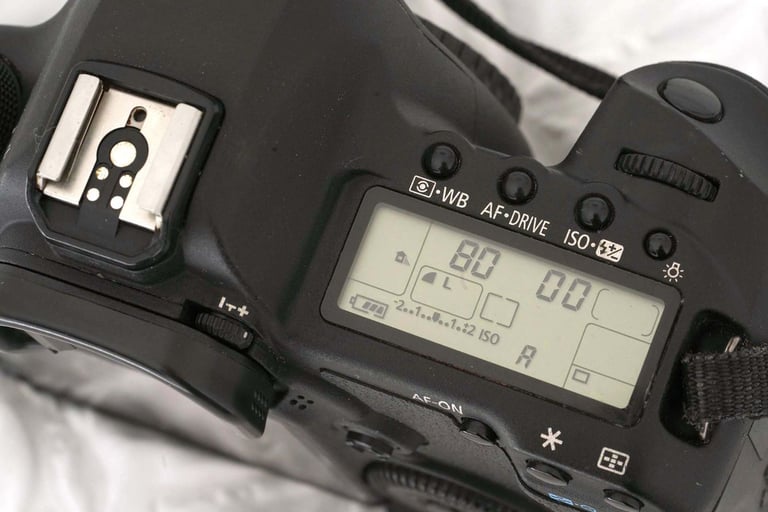  Canon 5D Mark II & Canon 100-200mm Lens & Accessories bundle