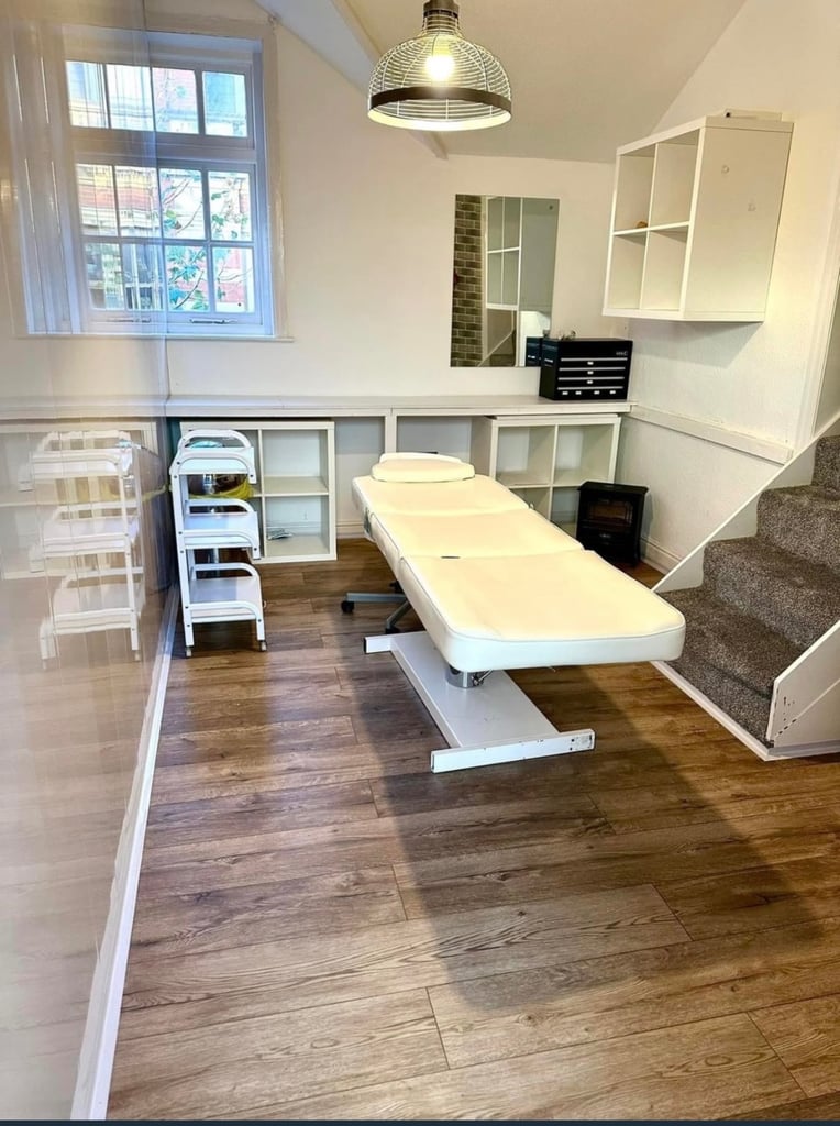 Beauty / Treatment room in Leeds City Centre 