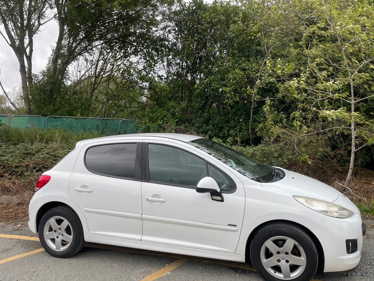PEUGEOT 207 1.4 VTI SPORTIUM 61 REG WHITE 5 DOOR MOT MAY 9TH 2026 TAX £195 LOW INSURANCE 