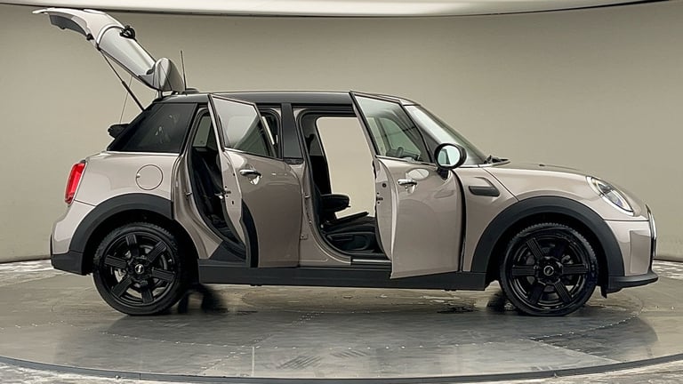 2024 MINI Hatch 5-Door Hatch Cooper Classic Hatchback Petrol Automatic