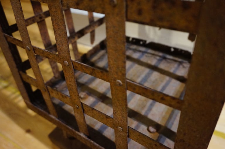 Oblisk, garden ornament