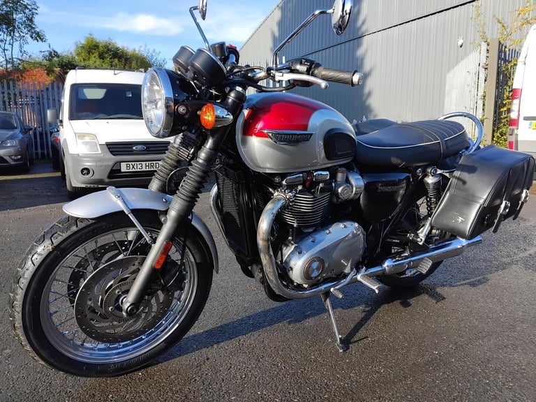 2017 66 TRIUMPH BONNEVILLE T120 T 120 1200 RED 1289 MILES CLASSIC STYLING