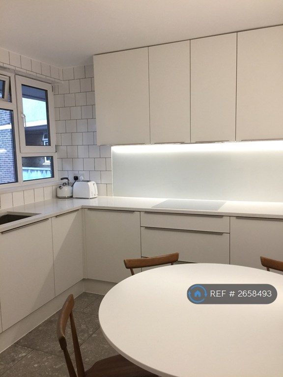 3 bedroom flat in Manning House, London, W11 (3 bed) (#2658493)