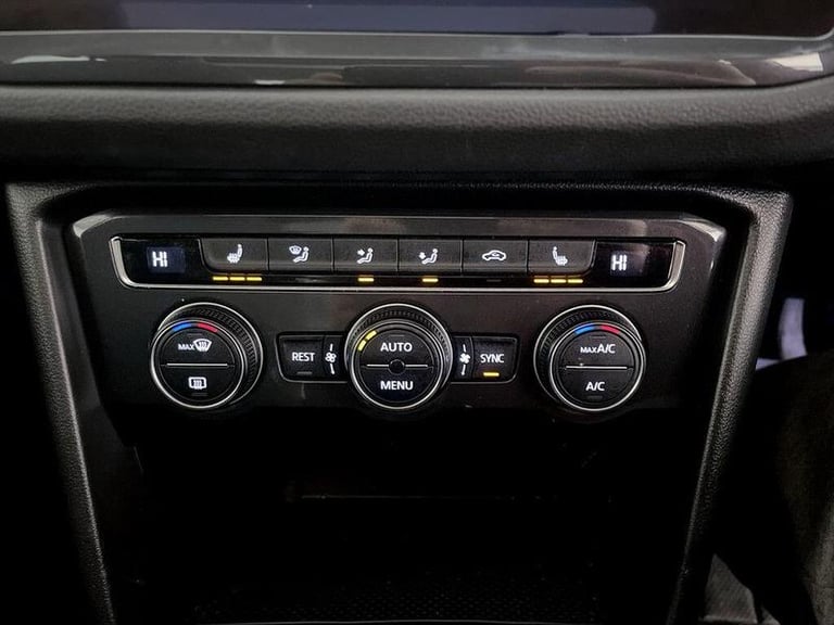 2020 Volkswagen Tiguan 2.0 TDi 150 4Motion SEL 5dr ESTATE DIESEL Manual