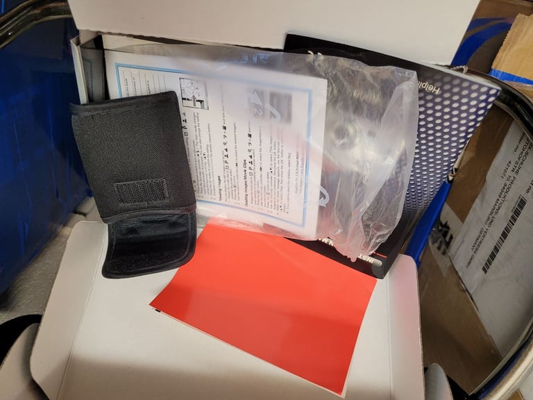 Traveler DC-6900 Digital Camera 