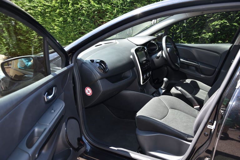 Renault, CLIO, Hatchback, 2016, Manual, 1149 (cc), 5 doors