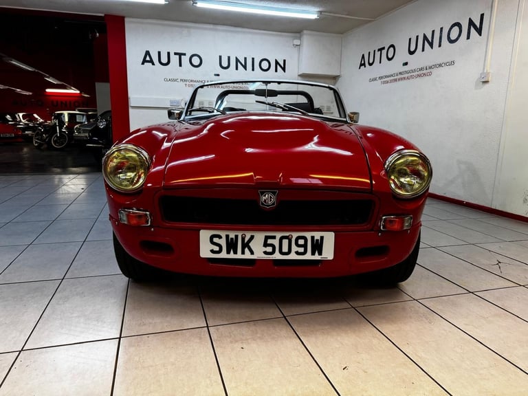 1981 MG MGB V8 CONVERTIBLE SEBRING REP Petrol Manual