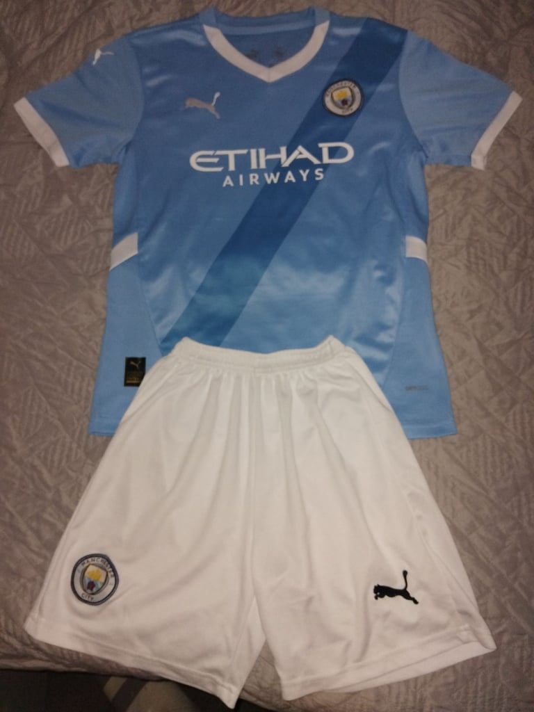 image for Man city kit 12 to 13 years 