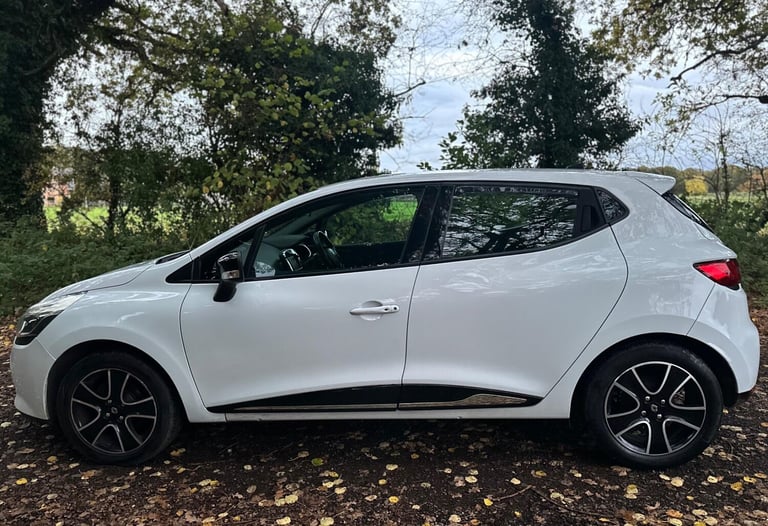 2015 Renault Clio 1.2 16V Dynamique MediaNav 5dr HATCHBACK PETROL Manual