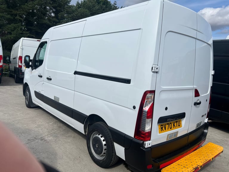 2020 Renault Master MM35dCi 135 Business Medium Roof Van PANEL VAN Diesel Manual