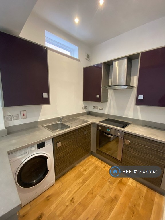 1 bedroom flat in West Sunniside, Sunderland, SR1 (1 bed) (#2651592)