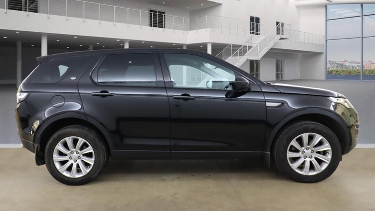 2016 Land Rover Discovery Sport 2.0 TD4 SE Tech SUV 5dr Diesel Auto 4WD Euro 6 (s/s) (180 ps) SUV...