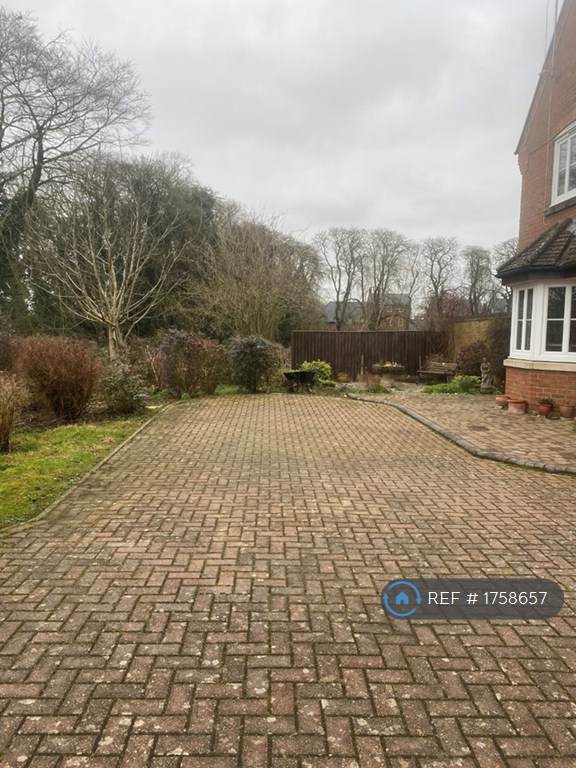 4 bedroom house in Horn Lane, Stony Stratford, Milton Keynes, MK11 (4 bed) (#1758657)