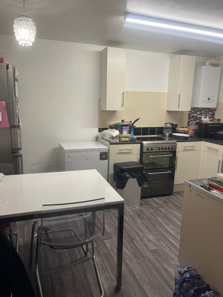 Large 2 bedroom flat for 3 or 4 bedroom house. Home swap