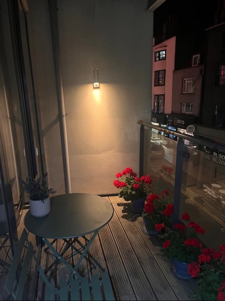 Large double bedroom in the heart of kemptown 