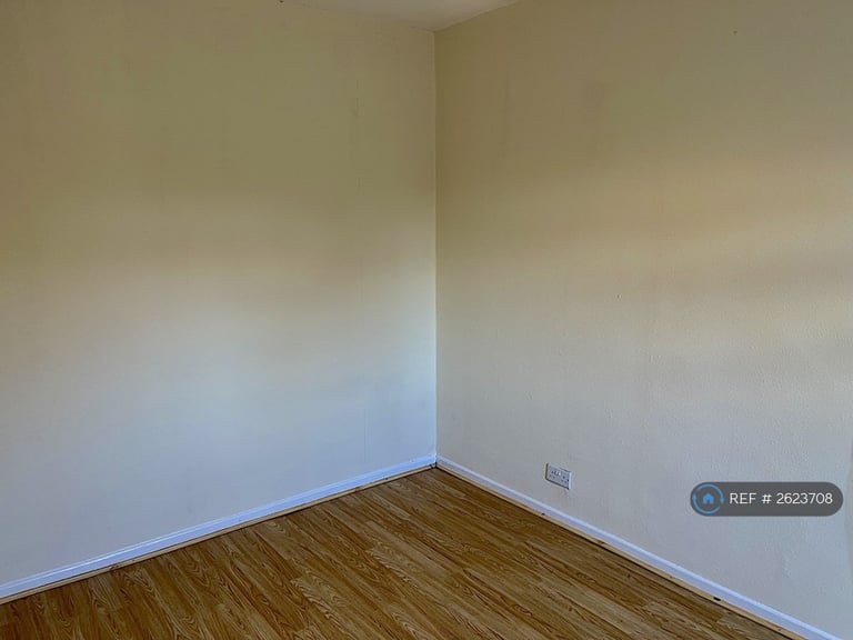 1 bedroom flat in Wilmslow Road, Handforth, Wilmslow, SK9 (1 bed) (#2623708)