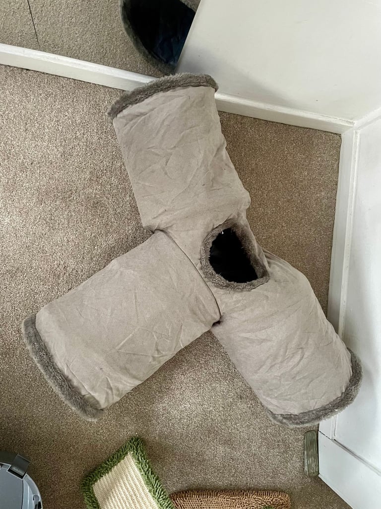 Cat Tree, Cat Carrier, XS harnes/lead, tunnel