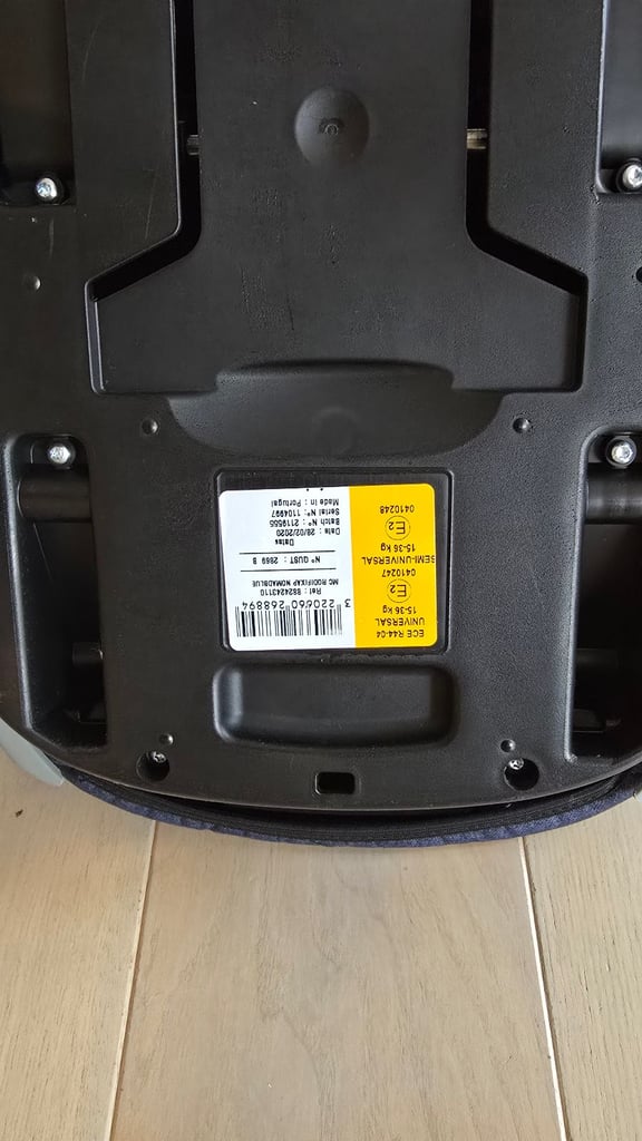 *** Booster car seat for children from 15 to 36 kg*** 