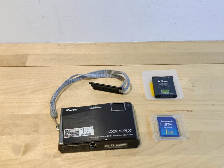 Nikon COOLPIX S60 - A Classic Compact Digital Camera with touch screen