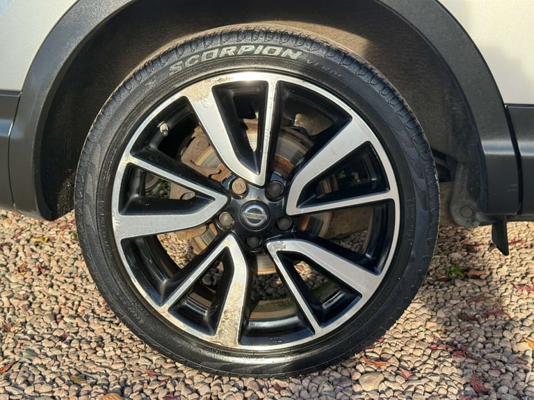 2016 Nissan Qashqai 1.6 Qashqai Tekna DiG-T 5dr SUV Petrol Manual