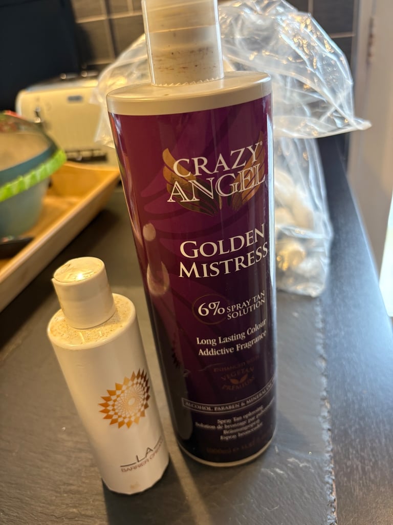 Spray tan machine and tent 