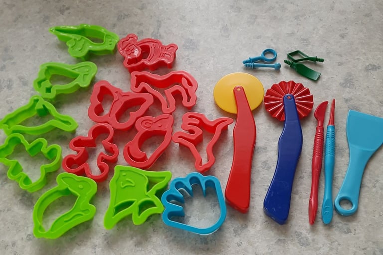 Childrens large cookie cutter set