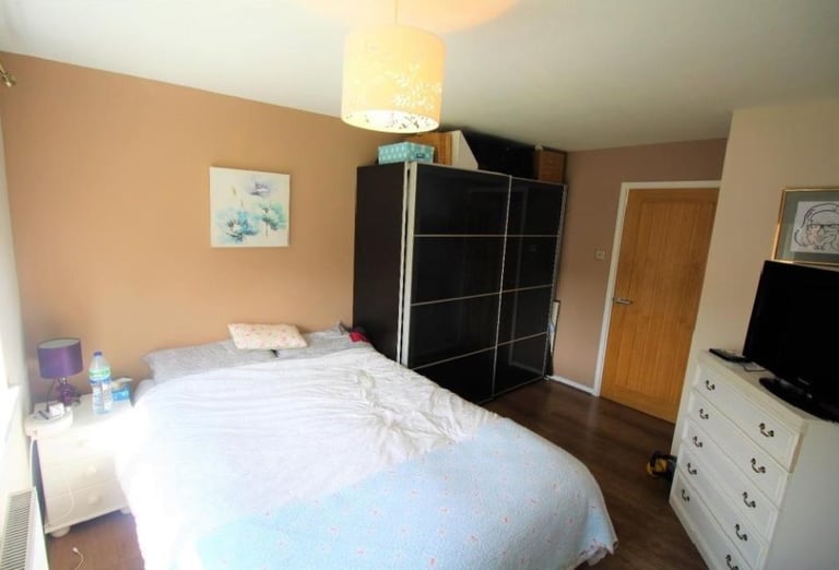 image for Spacious Double Bedroom