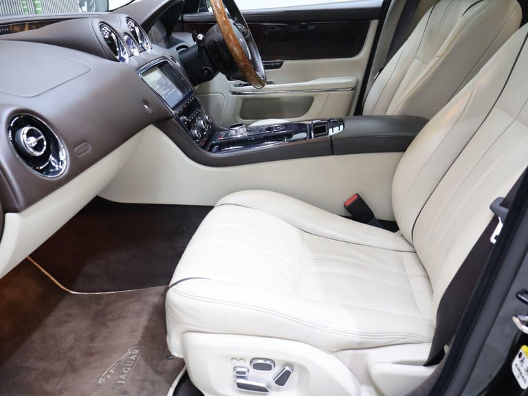 2010 Jaguar XJ 3.0d V6 Portfolio 4dr Auto SALOON DIESEL Automatic