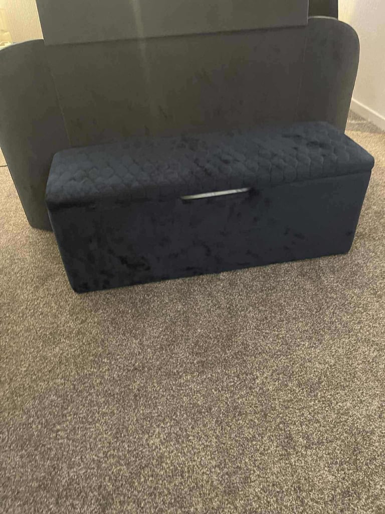 Smart Tv king size bed frame, matress   