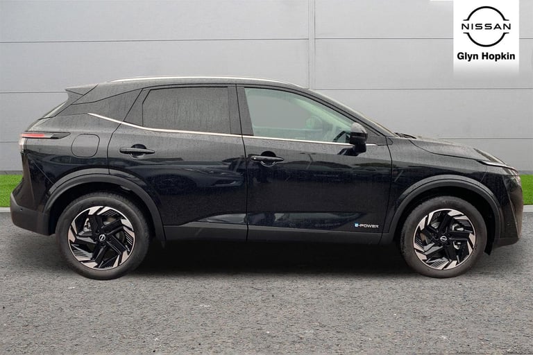 2025 Nissan Qashqai 1.5 E-Power N-Connecta [Glass Roof] 5dr Auto Hatchback Hybrid Automatic