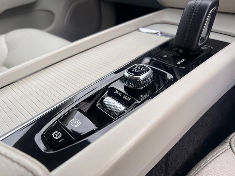 2020 Volvo V60 2.0 B3 MHEV Momentum Estate 5dr Petrol Hybrid Auto Euro 6 (s/s)